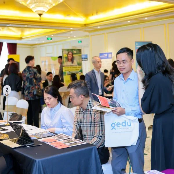 Mỹ có thể dừng phỏng vấn visa du học